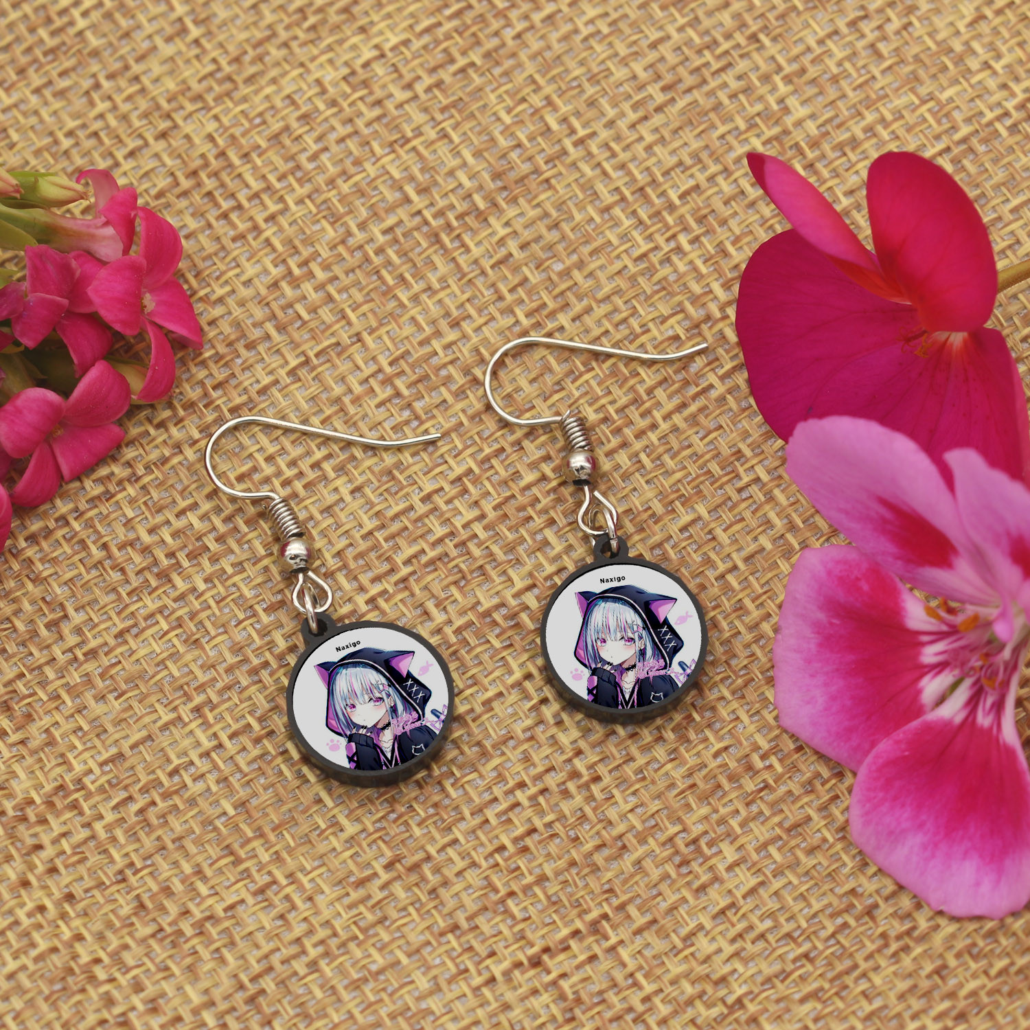 گوشواره زنانه ناکسیگو مدل شب تاب طرح دختر گربه ای کد ES8430 گوشواره زنانه ناکسیگو مدل شب تاب طرح دختر گربه ای کد ES8430