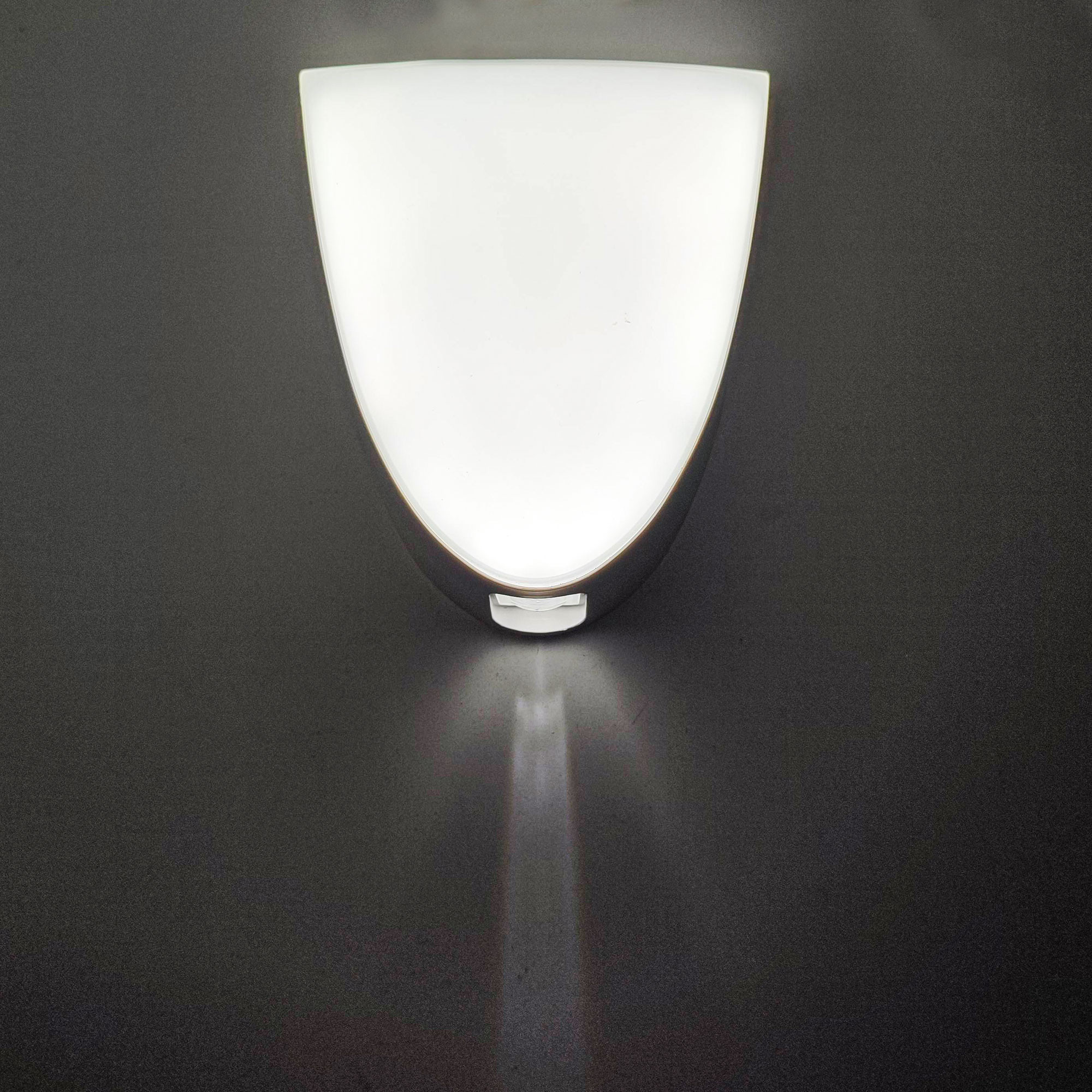 چراغ استخری دیواری 22 وات اپتونیکا مدل IP65