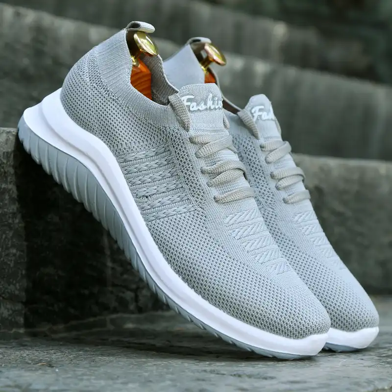 کفش پیاده روی سارزی مدل s.k.ch.r-k.e.b.r- pe.r.sh-tos