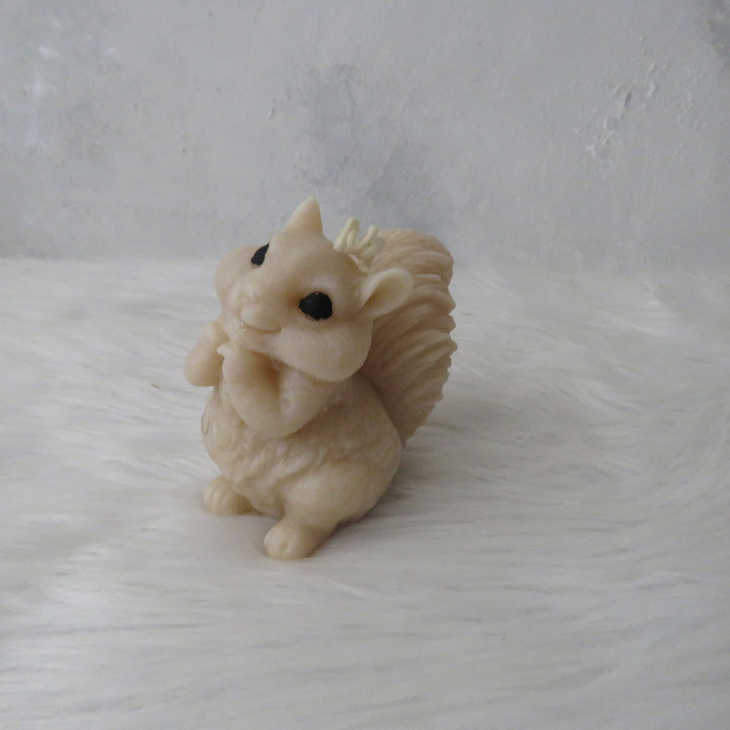 شمع دستساز بدون بو مدل سنجاب زمان اتمام 60 دقیقه کد 404