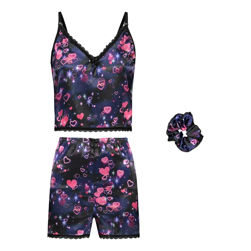 لباس خواب زنانه مدل ساتن چاپی ch1 702 به همراه اسکرانچی مو