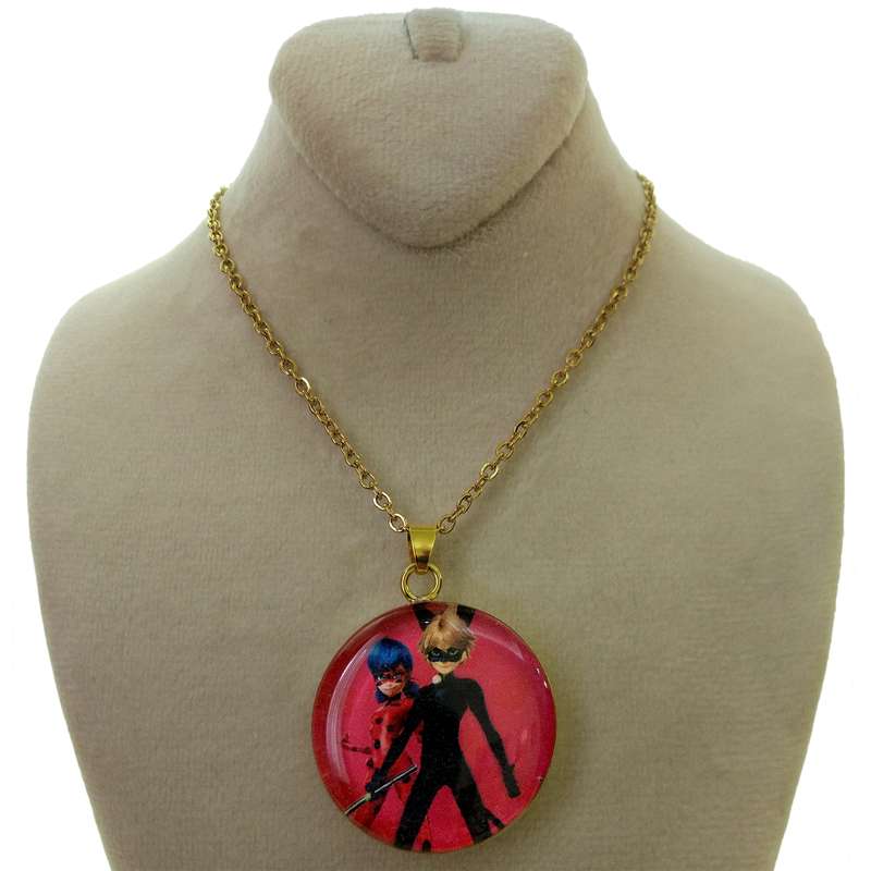 گردنبند دخترانه طرح دختر کفشدوزکی و گربه سیاه کد 131