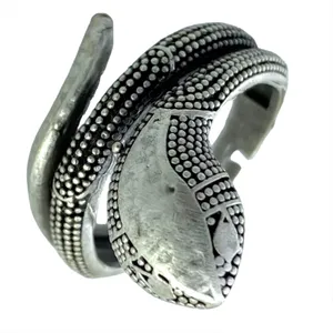 انگشتر زنانه مدل ورشو طرح مار کد R4086