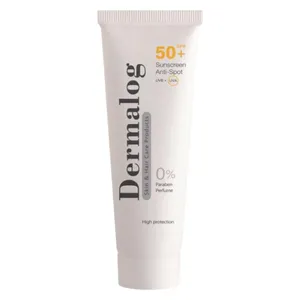 کرم ضد آفتاب بی‌رنگ درمالوگ، SPF 50، مدل anti spot، مناسب انواع پوست با حجم 50 میلی‌لیتر، فاقد پارابن، محافظت‌کننده در برابر اشعه‌های UVA و UVB، ضد چروک، ضد لک و پیری، دارای فرمولاسیون تیتانیوم دی اکساید و زینک اکساید، با ماندگاری 4 ساعته
