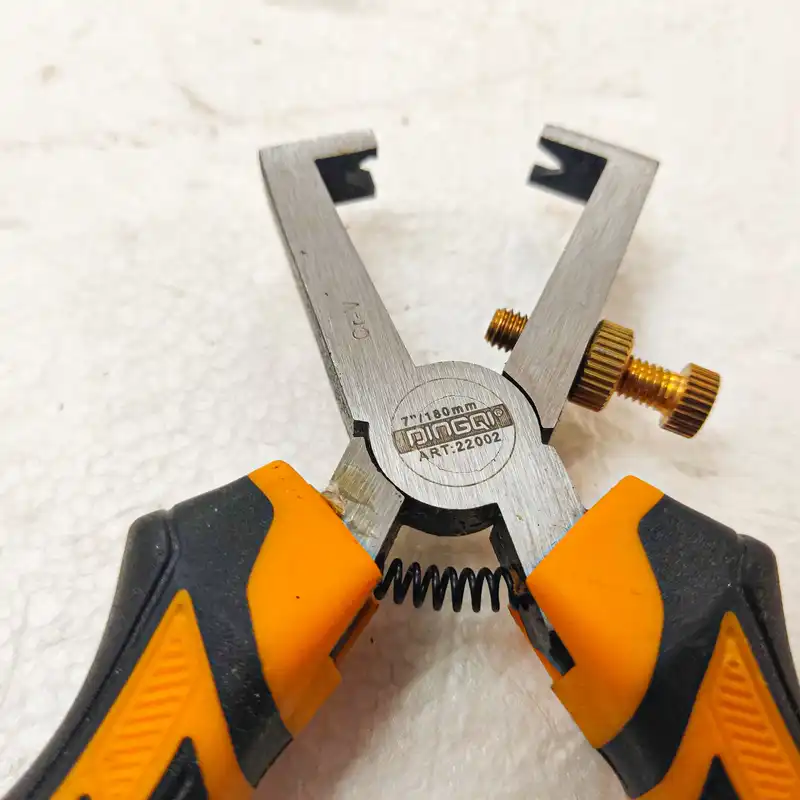 انبر سیم لخت کن دینگشی مدل ART - 22002 سایز 7 اینچ