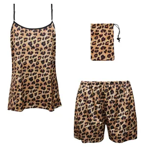 لباس خواب زنانه مدل پلنگی کد 5276-320 ویتاریتا به همراه کیف نگهدارنده