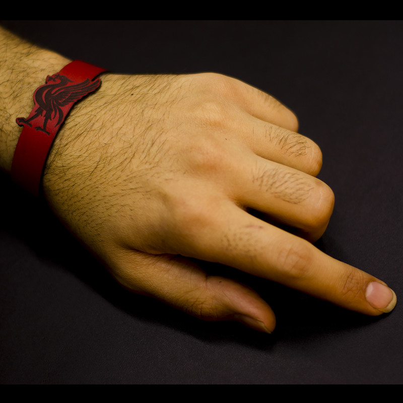 دستبند چرمینه اسپرت طرح لیورپول کد 6018