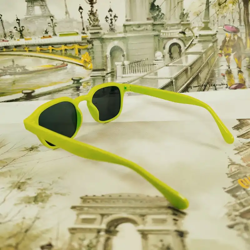 عینک آفتابی بچگانه مدل CH16 کد GR