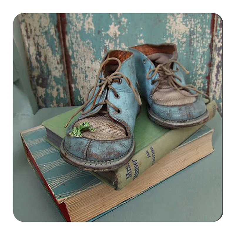 	 مگنت طرح کفش کهنه و کتاب و قورباغه کد wmg4126