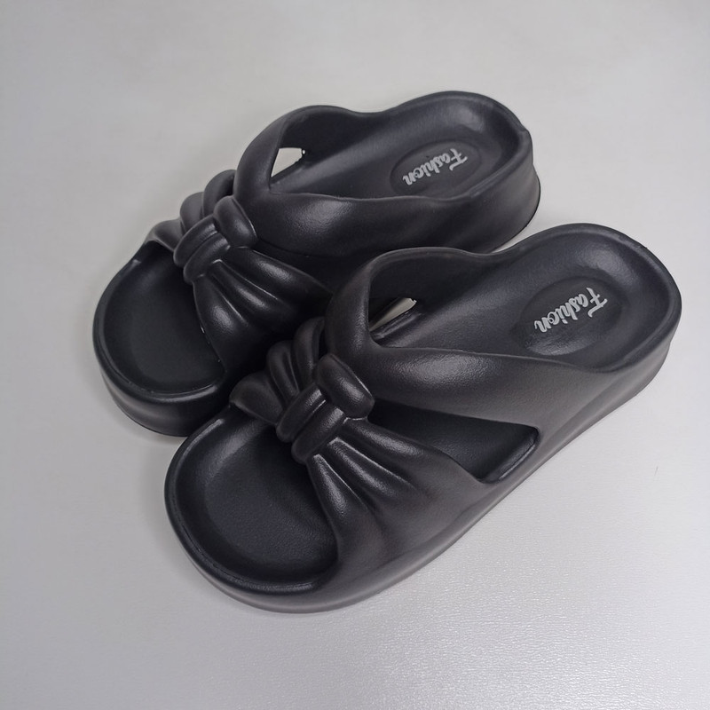 دمپایی زنانه پاپا مدل هاله کد 1637-BK