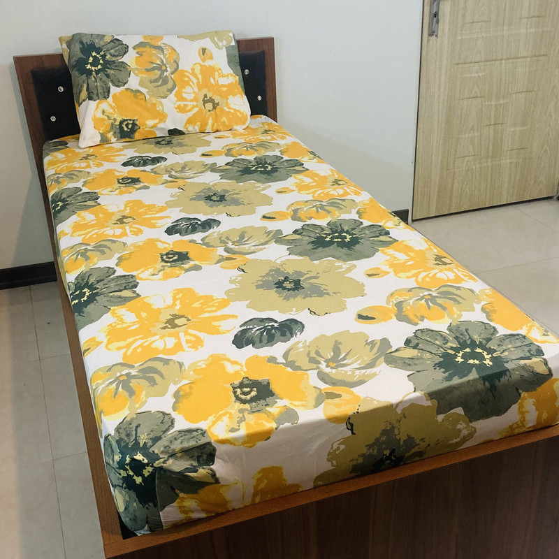 سرویس ملحفه مدل کشدار طرح آفتابگردان  1.5 نفره 2 تکه