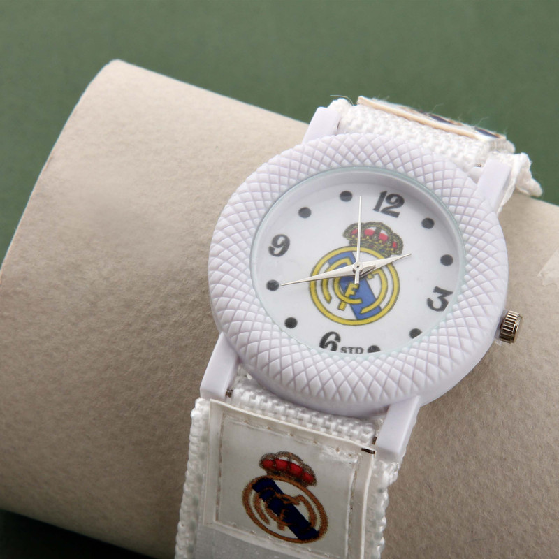 ساعت  مچی عقربه ای پسرانه مدل ورزشی بند کتان چسبی طرح رئال مادرید کد WHK_101