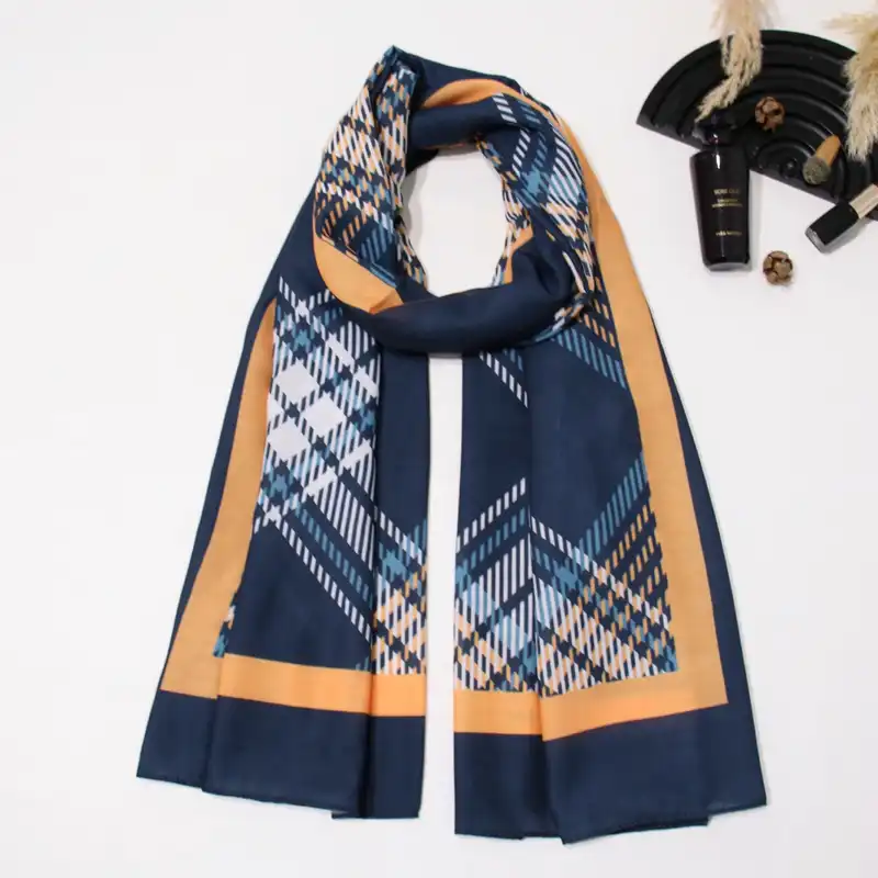 شال زنانه مدل نخی جدید طرح چهارخونه کد ana-2897