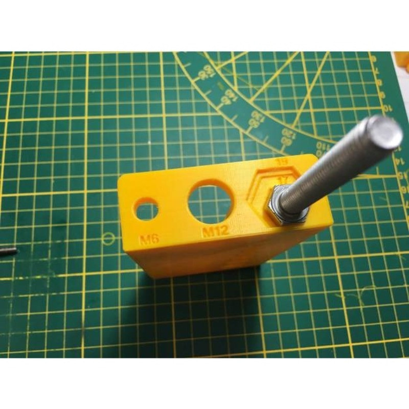 ضخامت سنج مدل اندازه گیری طول و قطر پیچ