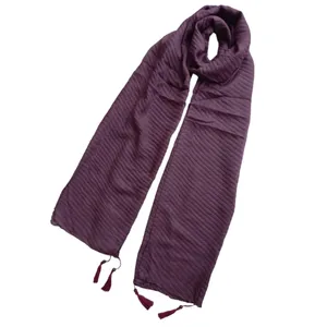 شال زنانه مدل نخی ساده پلیسه منگوله دار کد 128