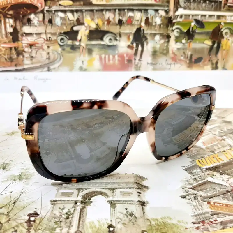 عینک آفتابی زنانه  مدل BV6180c4