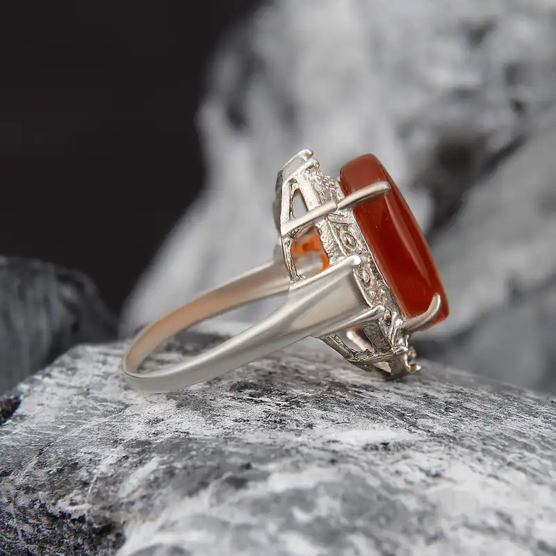 انگشتر نقره زنانه بازرگانی میلادی مدل عقیق سرخ رکاب سیلندری کد AW_686