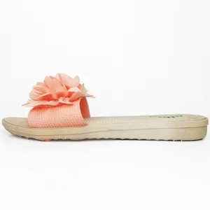 دمپایی زنانه نیکتا مدل سه گل کد Si-Og