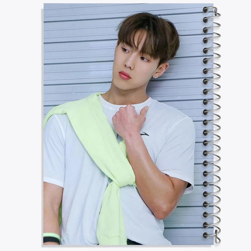 دفتر مشق 50 برگ خندالو مدل شونو گروه مانستا اکس MONSTA X  کد 12250