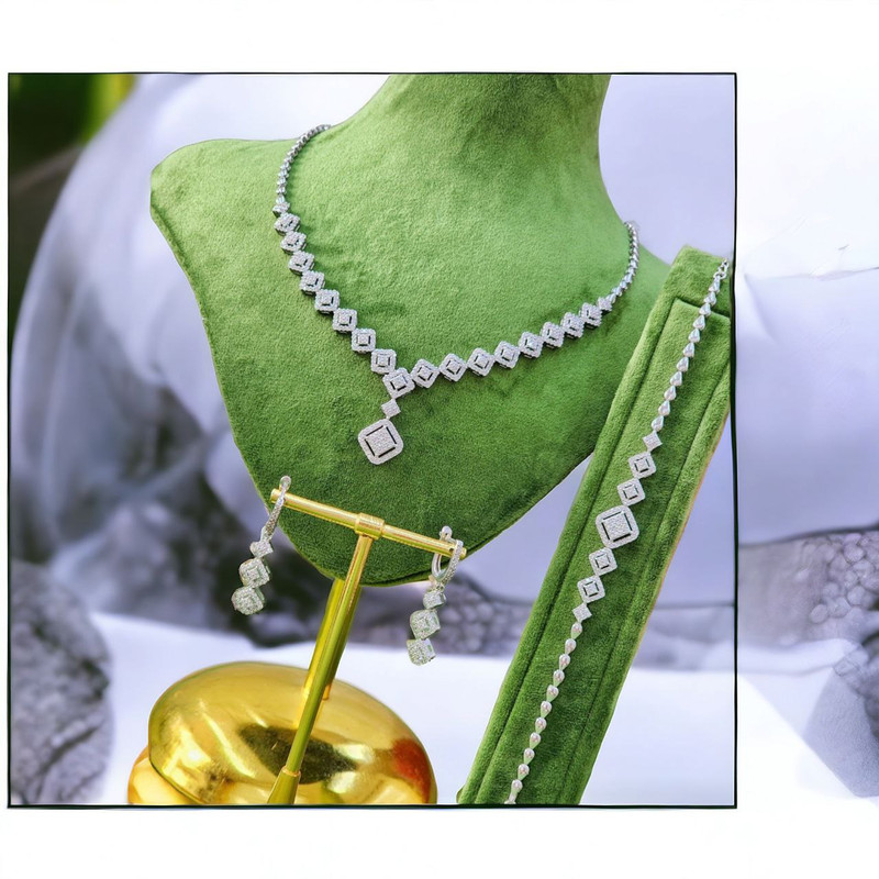 نیم ست نقره زنانه مدل امرالدکات مربع ساچ 0186