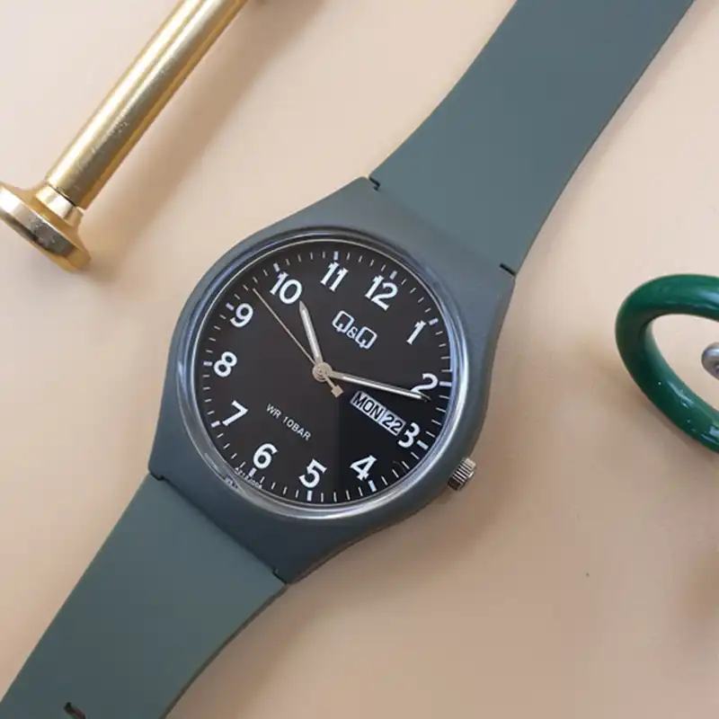 ساعت مچی عقربه ای کیو اند کیو مدل a212j008y