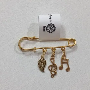 گل سینه زنانه هدا مدل پردیس