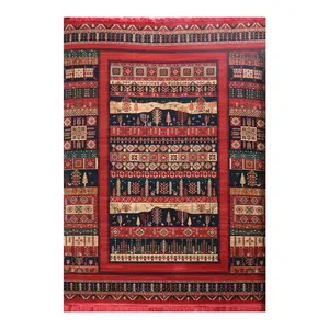 فرش ماشینی 700 شانه فرش هیوا زمینه قرمز لاکی حاشیه سبز مدل بلوچ