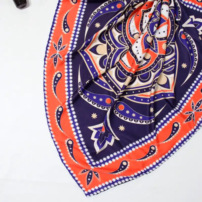 روسری زنانه مدل ابریشم توییل قواره 90 دست دوز طرح لاکچری کد ana-2930