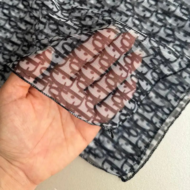 روسری زنانه مدل مینی توری نوشته دار ریز