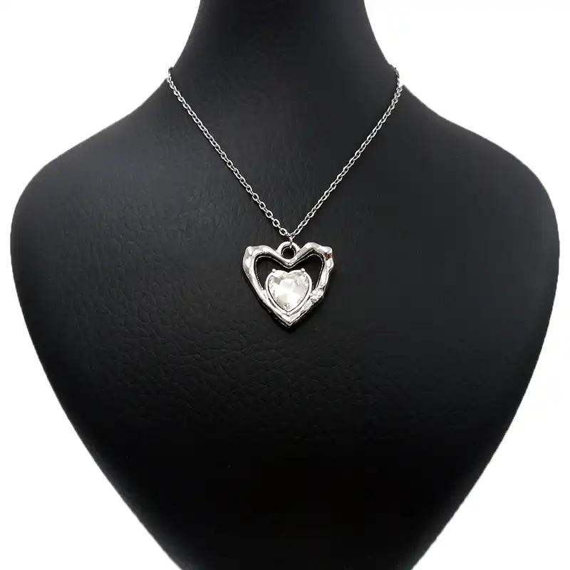 گردنبند زنانه مدل پینترستی طرح قلب بسته 4 عددی