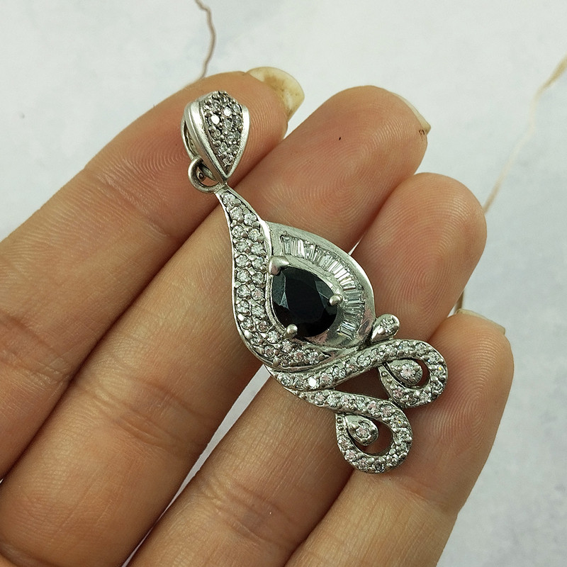 آویز گردنبند نقره زنانه سلین کالا مدل یاقوت کبود کد 1002