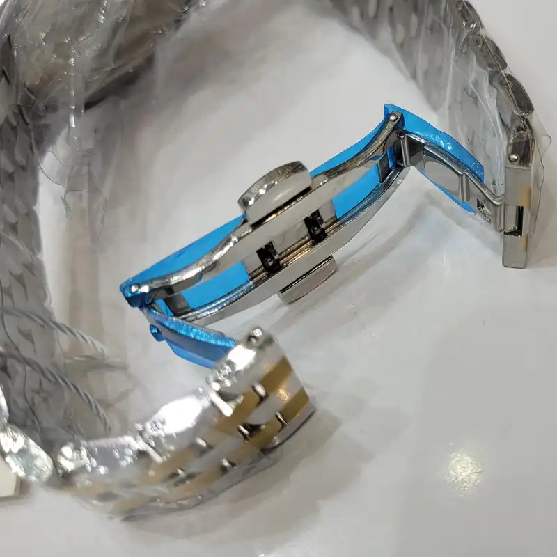 ست ساعت مچی عقربه ای  زنانه و مردانه الگانس مدل سه موتوره کرنوگراف کد AvT-3