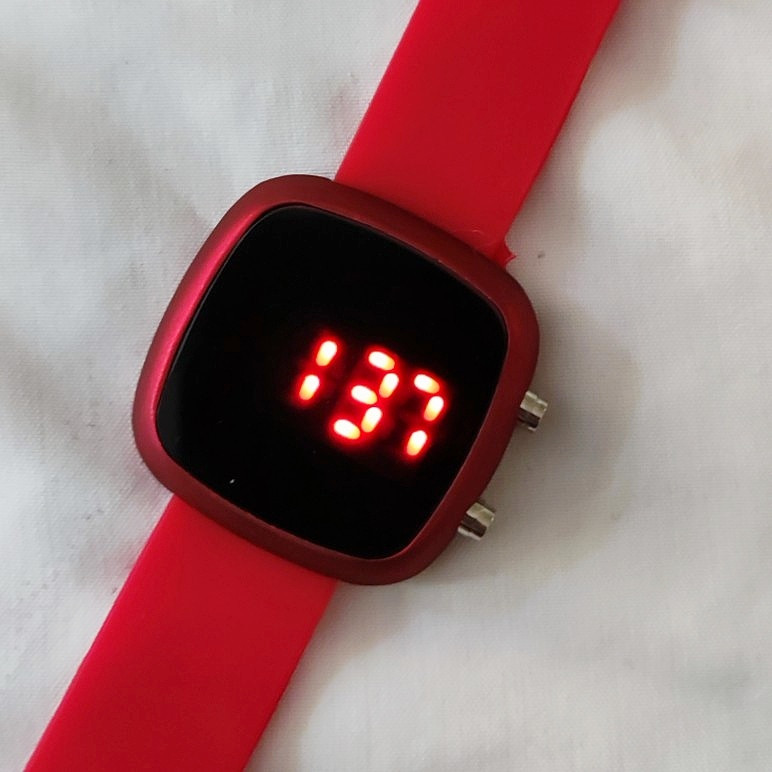 ساعت مچی دیجیتال بچگانه والار مدل W4 ساعت مچی دیجیتال بچگانه والار مدل W4