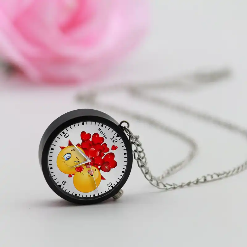 ساعت گردنبندی عقربه ای ناکسیگو مدل ایموجی کد NF12627