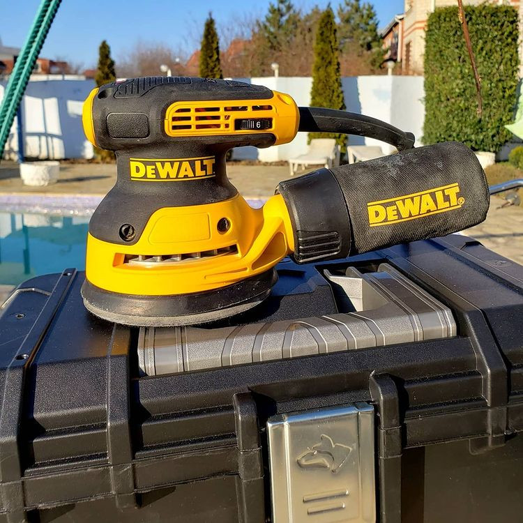 دستگاه سنباده زن دیوالت مدل DWE6423-B5