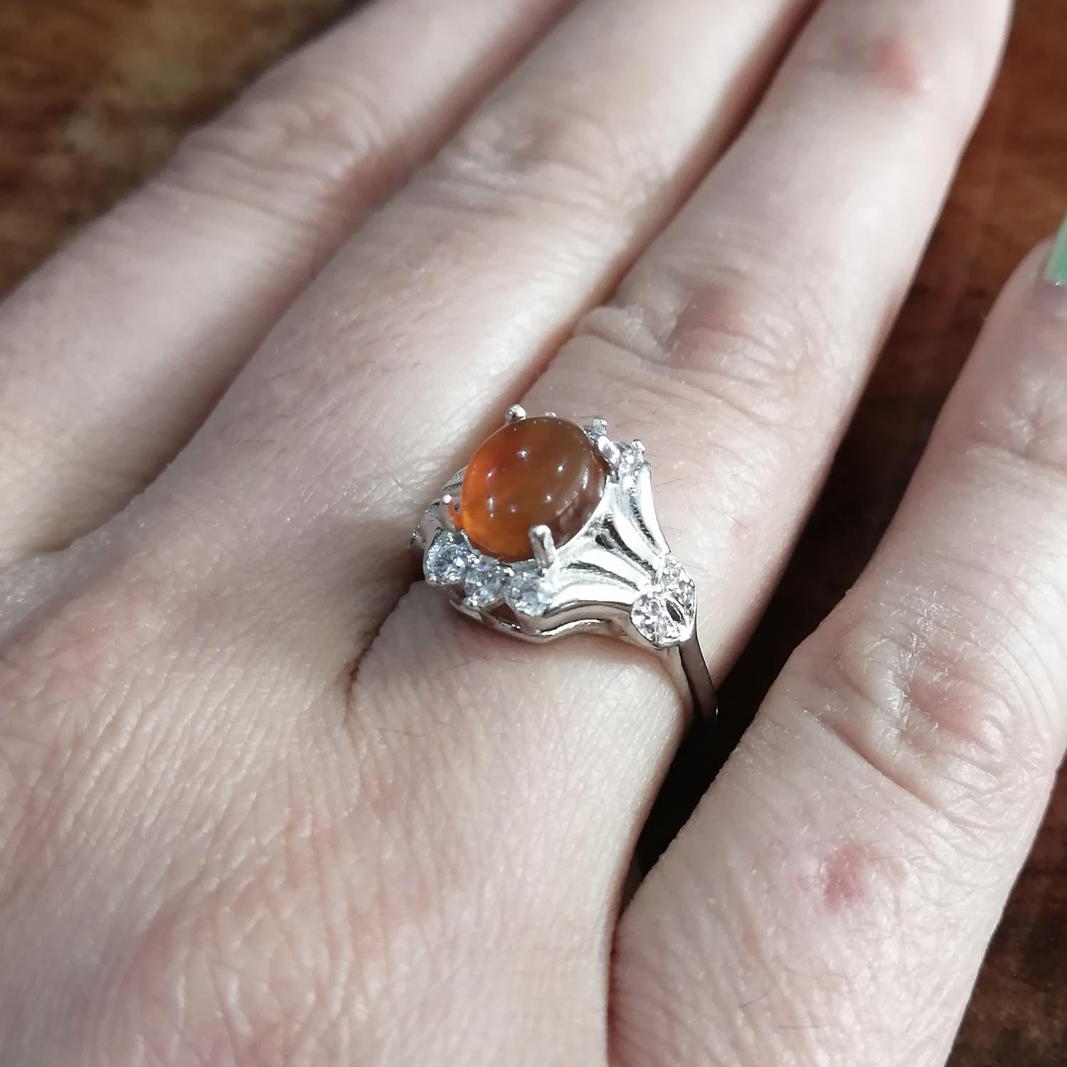 انگشتر نقره زنانه مدل عقیق یمنی YW4062