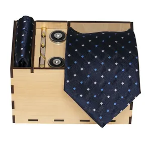 ست کراوات و دستمال جیب و دکمه سردست و گیره کراوات مردانه مدل 472S