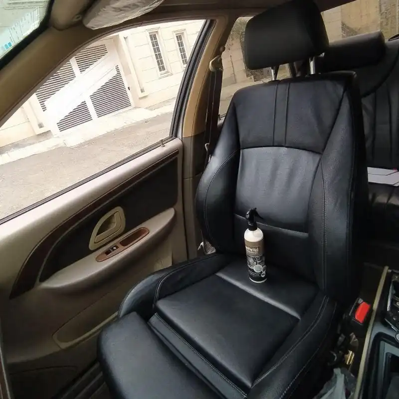 اسپری چرم و داشبورد ژیکاوا مدل ژیکاواکس حجم 400 میلی لیتر