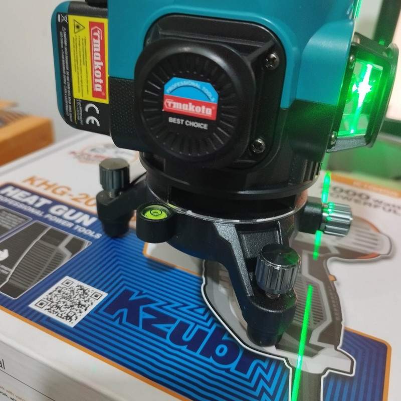 تراز لیزری تی ماکوتا مدل 4 بعدی نور سبز کد TM-4D19WF تراز لیزری تی ماکوتا مدل 4 بعدی نور سبز کد TM-4D19WF