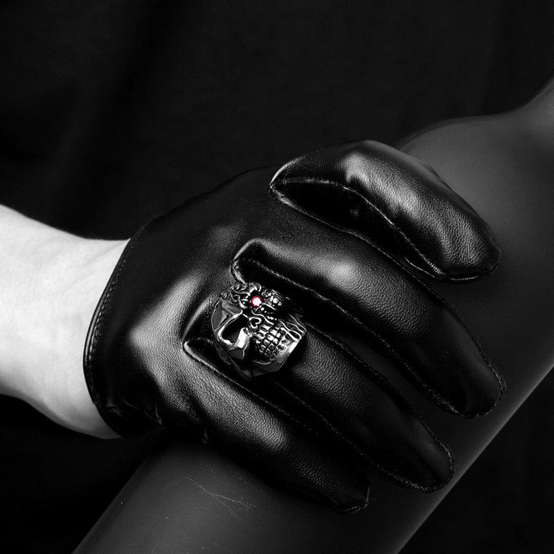 انگشتر مردانه گومایا طرح ترمیناتور جمجمه دیفانکت مدل j-10451