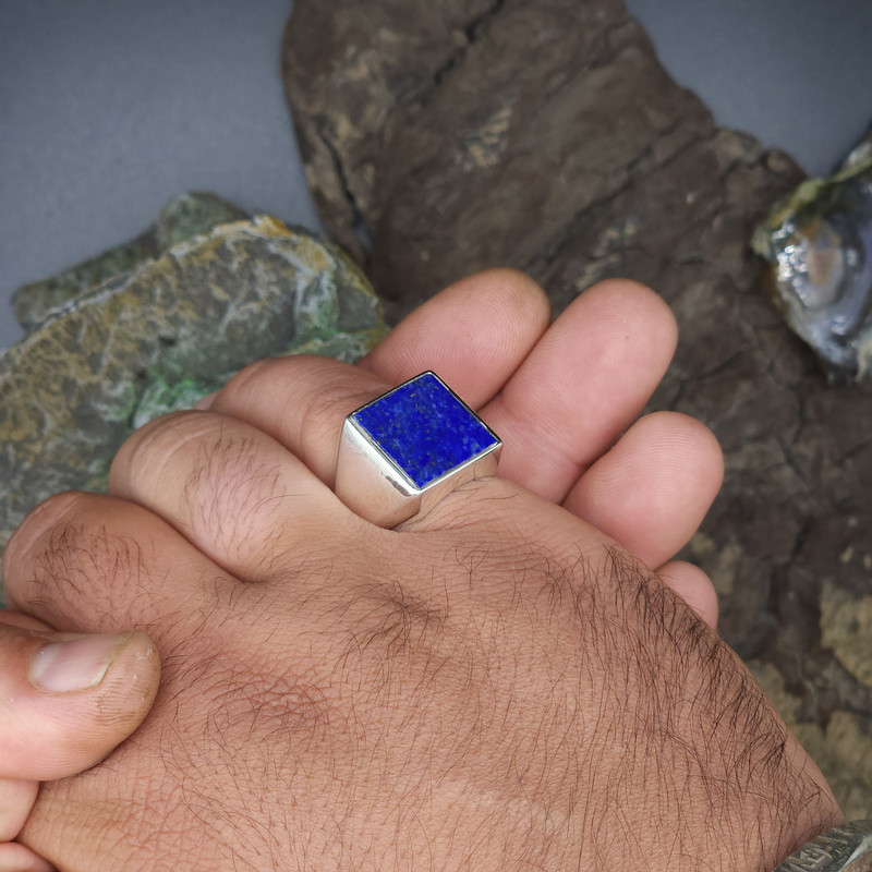 انگشتر نقره مردانه دلی جم مدل مربع با سنگ لاجورد طبیعی انگشتر نقره مردانه دلی جم مدل مربع با سنگ لاجورد طبیعی