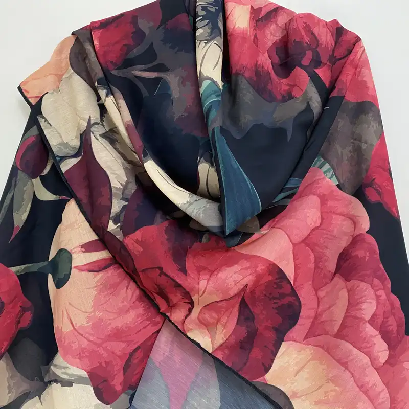 روسری زنانه مدل نخی چهارفصل منگوله دار کد 887