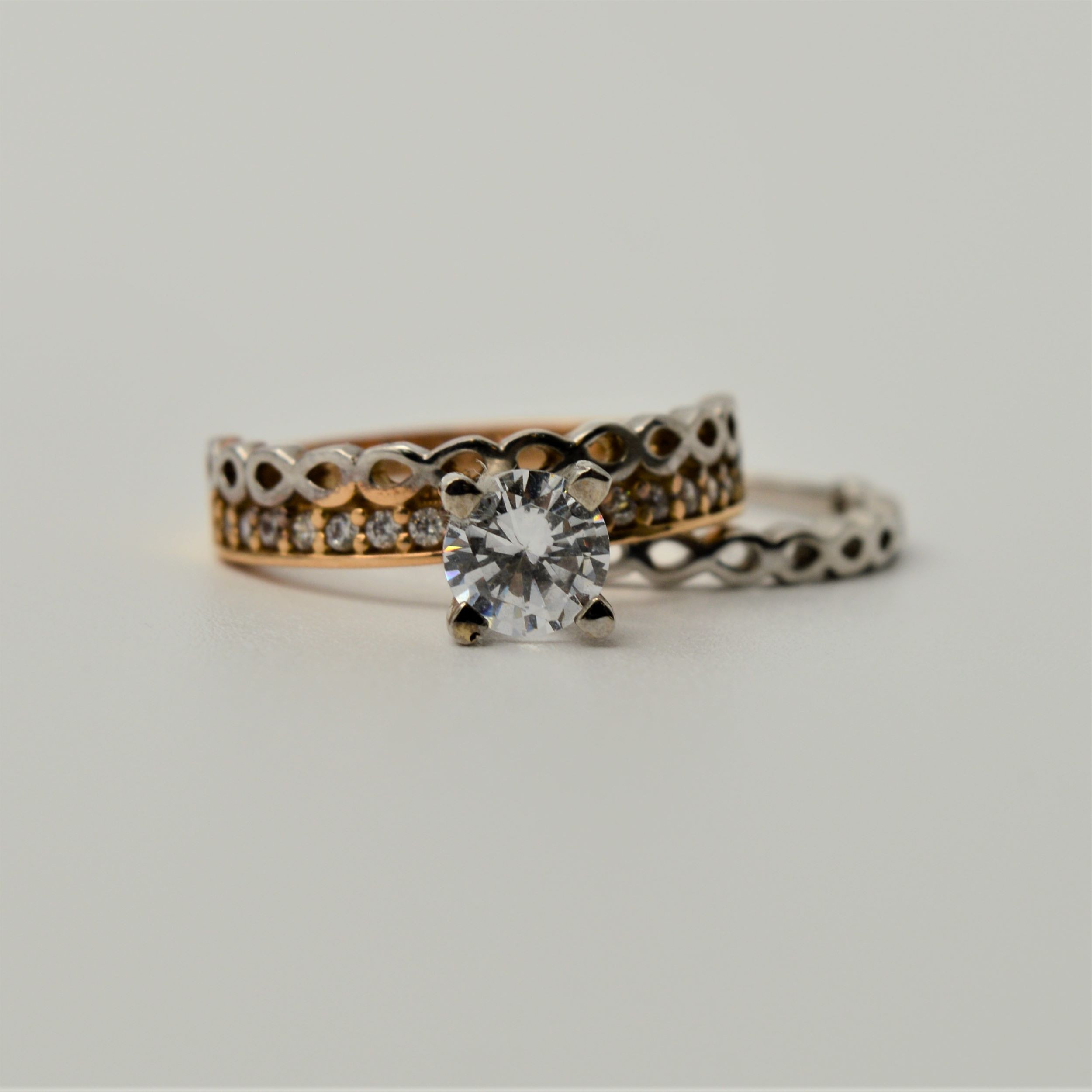 انگشتر طلا 18 عیار زنانه مدل نشان 01 بسته 2 عددی