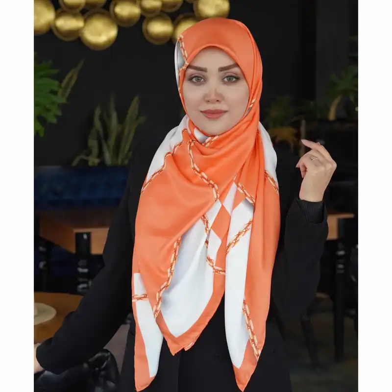 روسری زنانه مدل ابریشم توییل بهاره طرح زنجیری کد 2822