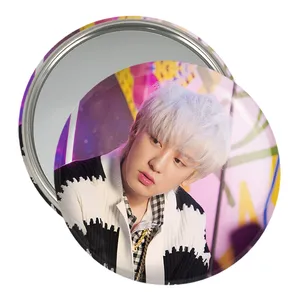 آینه جیبی خندالو مدل چانیول گروه اکسو EXO  کد 16836