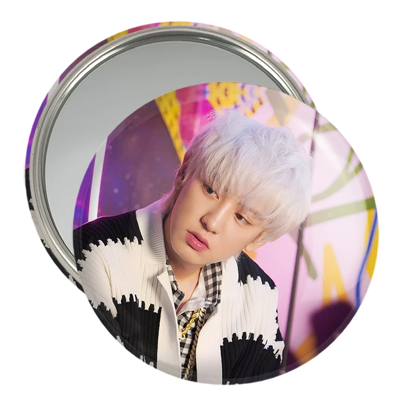 آینه جیبی خندالو مدل چانیول گروه اکسو EXO  کد 16836