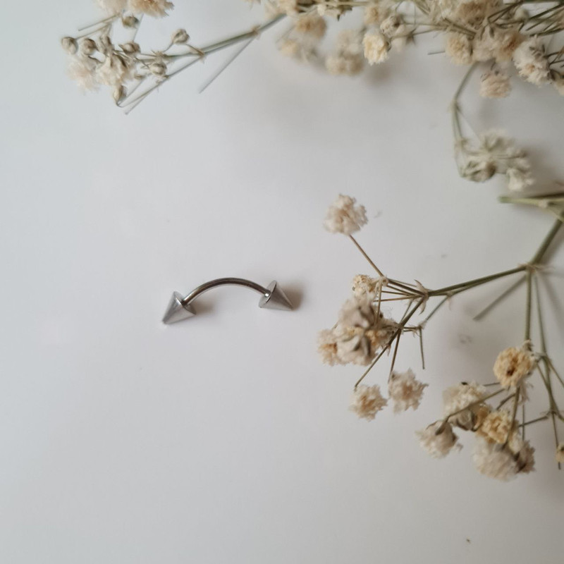 پیرسینگ مدل نیمه محنی تیغی کد RB پیرسینگ مدل نیمه محنی تیغی کد RB