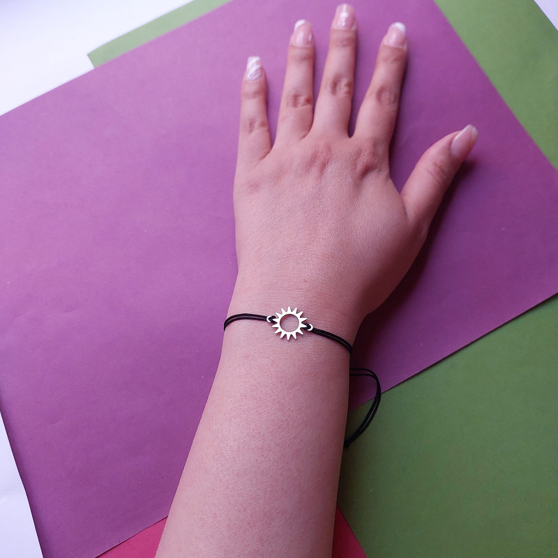 دستبند زنانه مدل نخی طرح خورشید کد HC308 دستبند زنانه مدل نخی طرح خورشید کد HC308