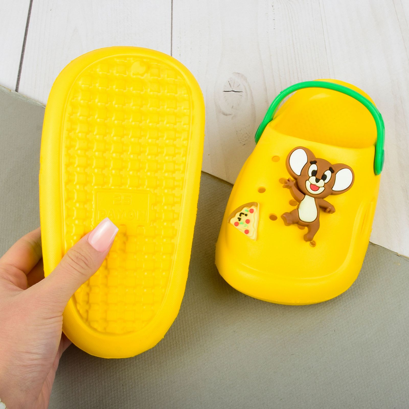 صندل پسرانه پایون مدل تام و جری کد YW.3698 -  - 3