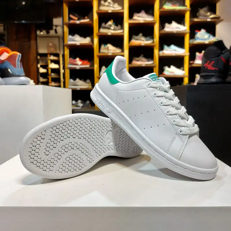 کفش پیاده روی مدل STAN SMITH WHGR-104037001
